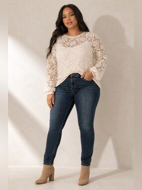 Torrid Size 4 Lace Mesh Top Long Sleeve Crew Neck Sheer Cream Plus Size Blouse Z